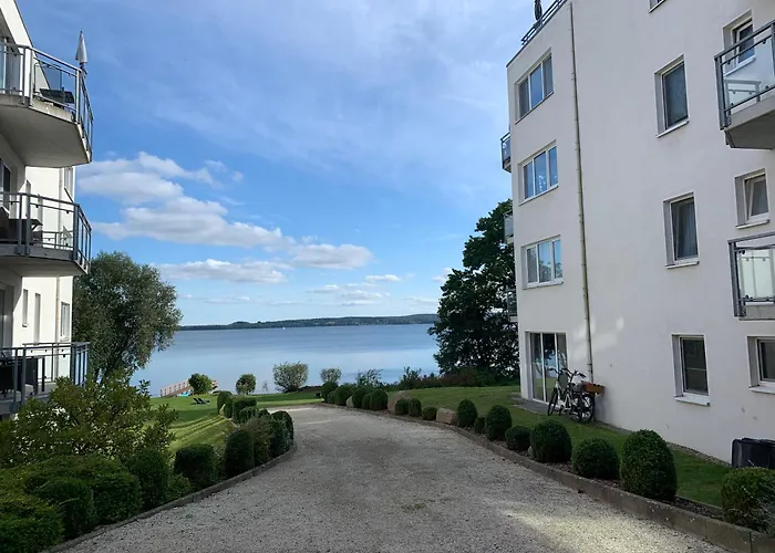 Ferienwohnung Am See Mit Terrasse